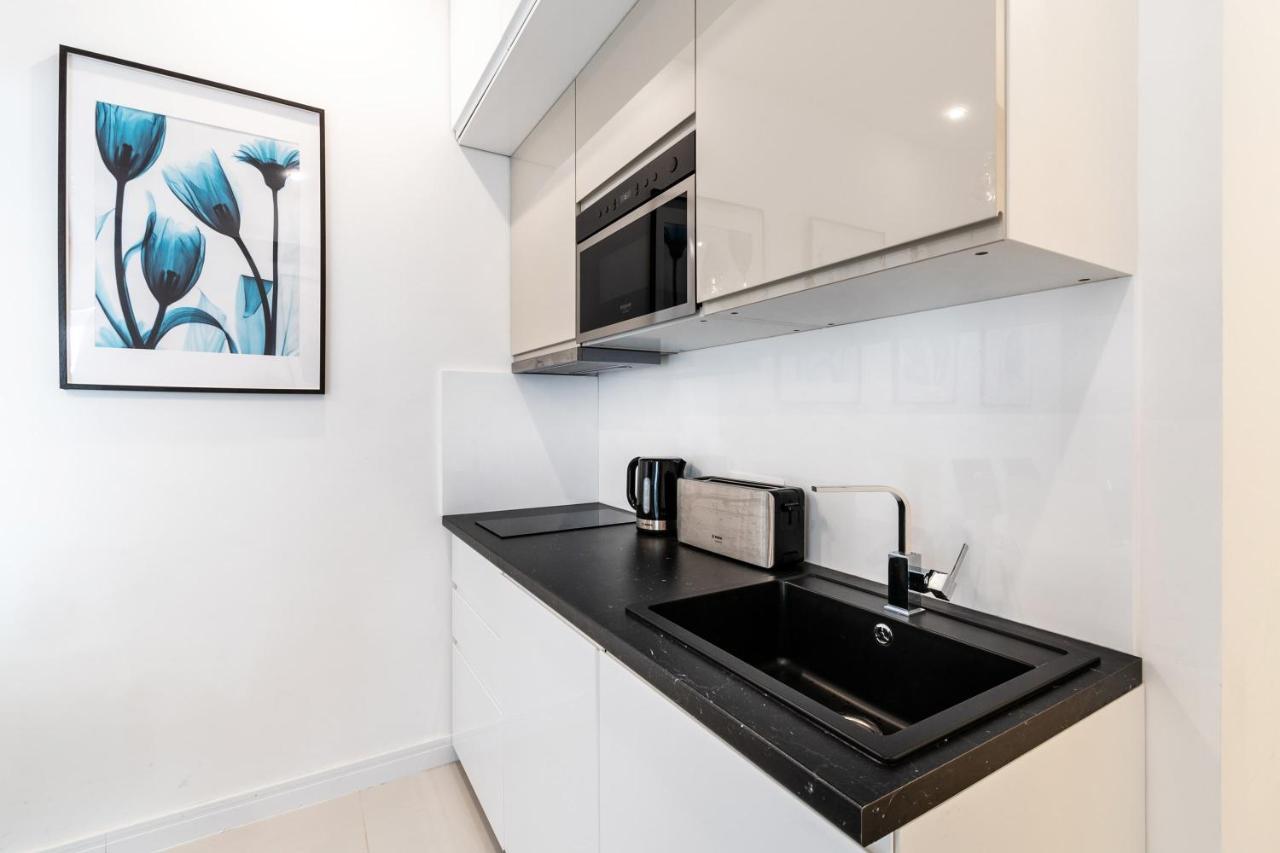 Quiet Very Central & Stylish Apt Budapest Ngoại thất bức ảnh