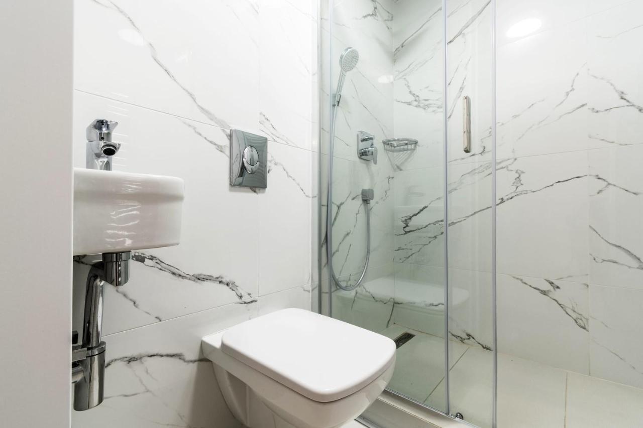Quiet Very Central & Stylish Apt Budapest Ngoại thất bức ảnh